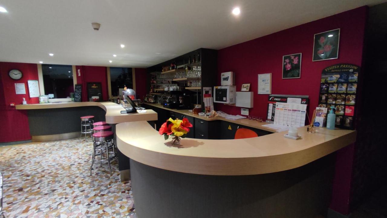 Hotel Aux Trois Rois Pont-Sur-Yonne Exteriér fotografie