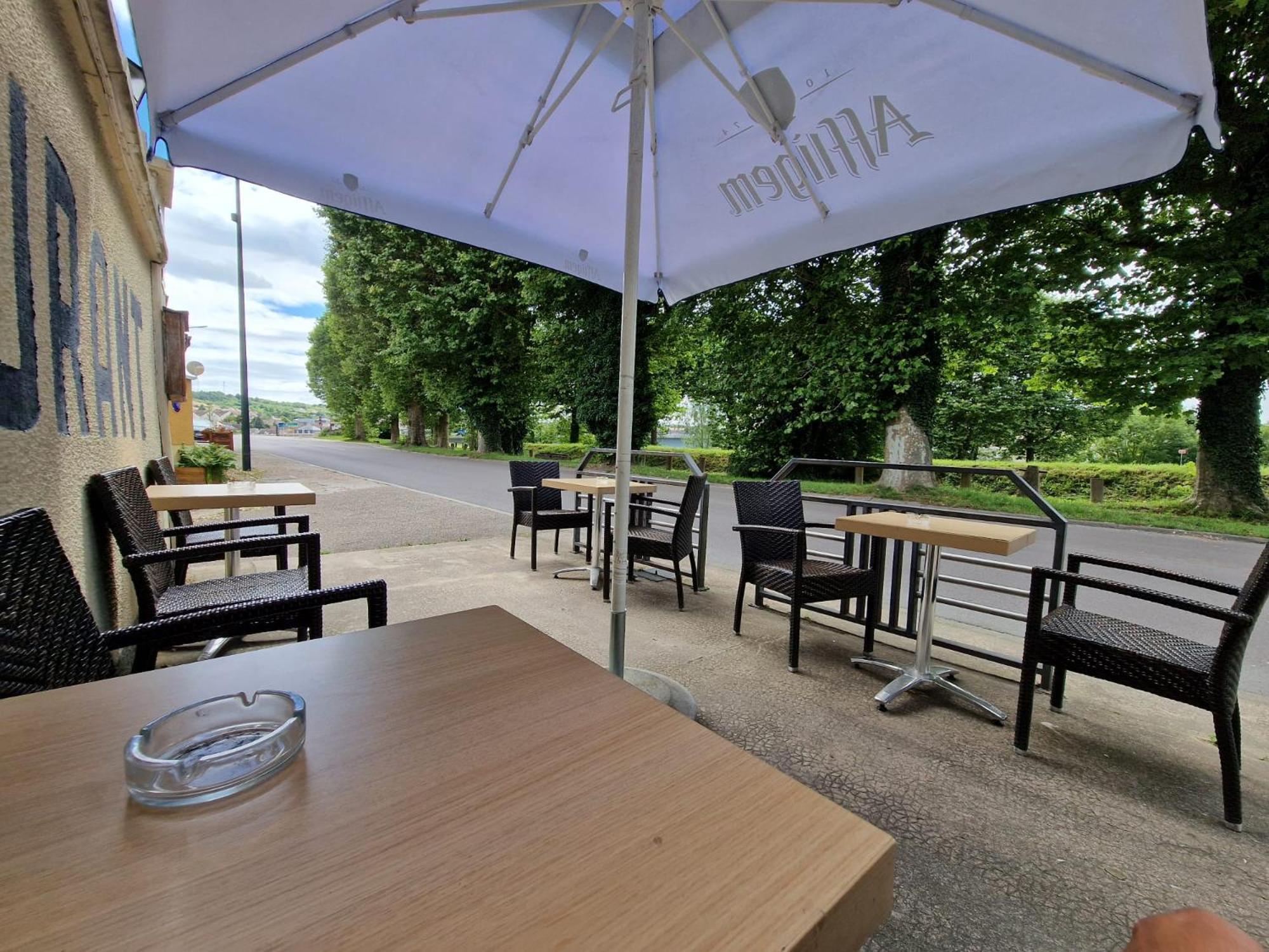 Hotel Aux Trois Rois Pont-Sur-Yonne Exteriér fotografie
