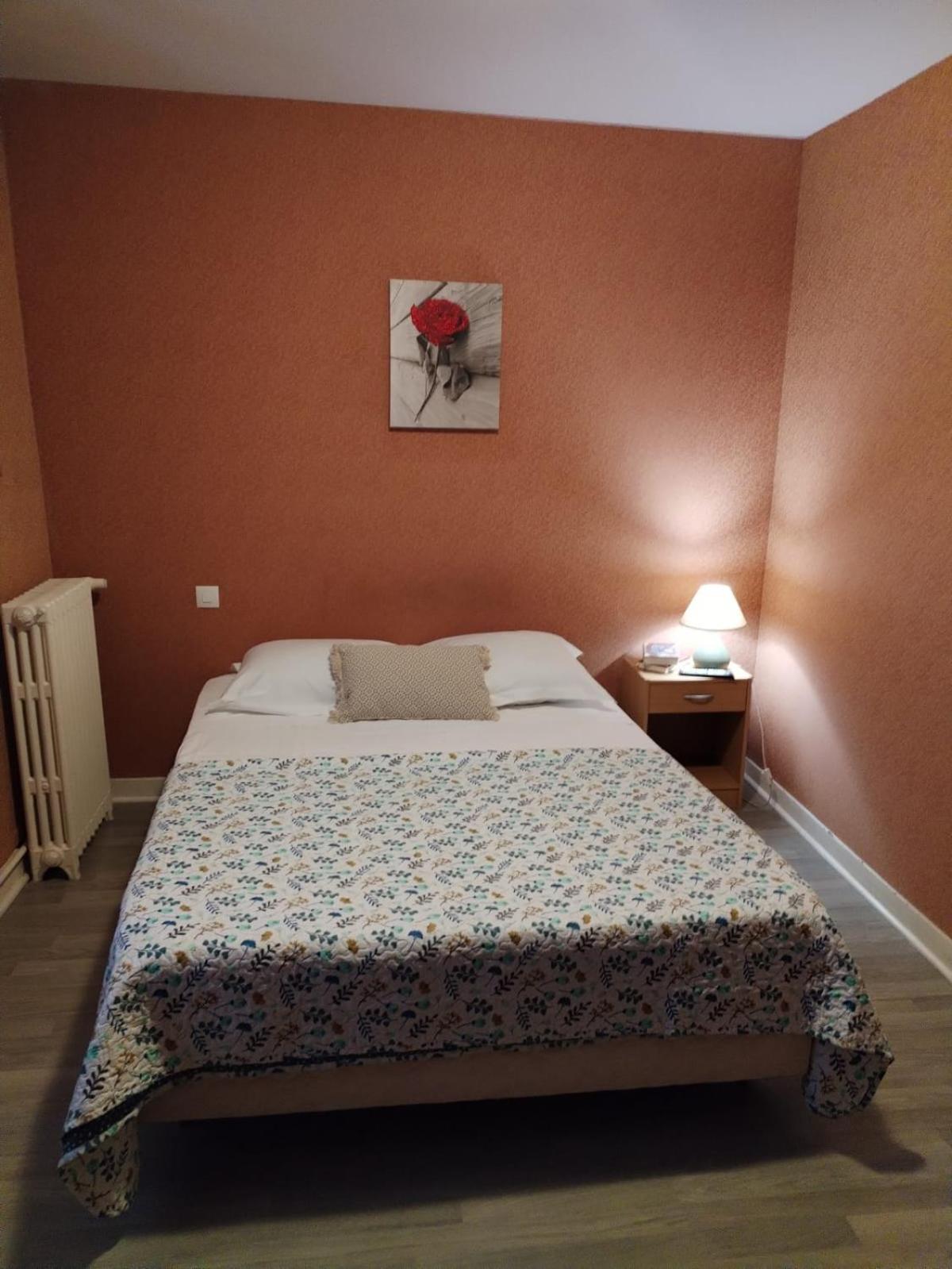 Hotel Aux Trois Rois Pont-Sur-Yonne Exteriér fotografie