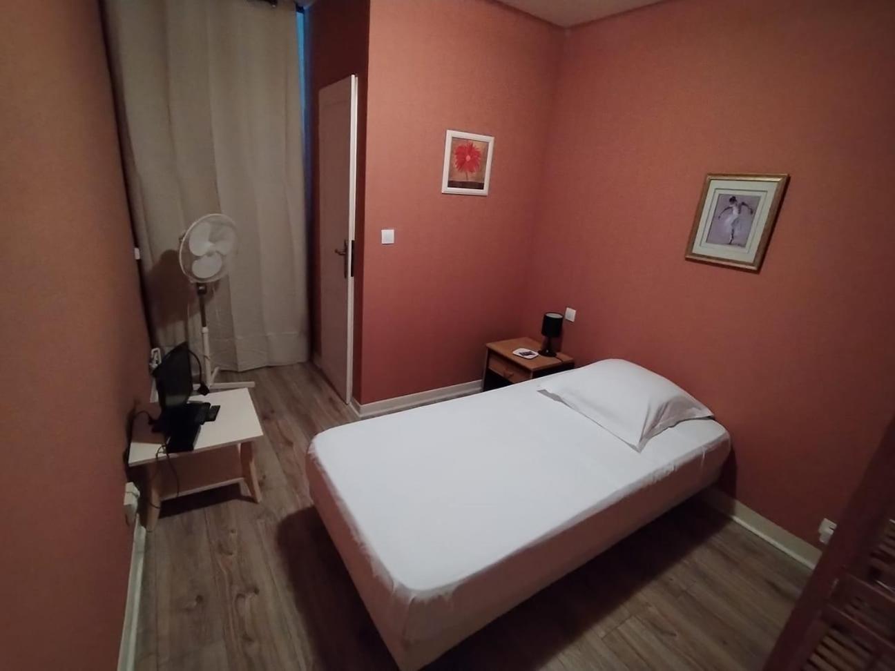 Hotel Aux Trois Rois Pont-Sur-Yonne Exteriér fotografie