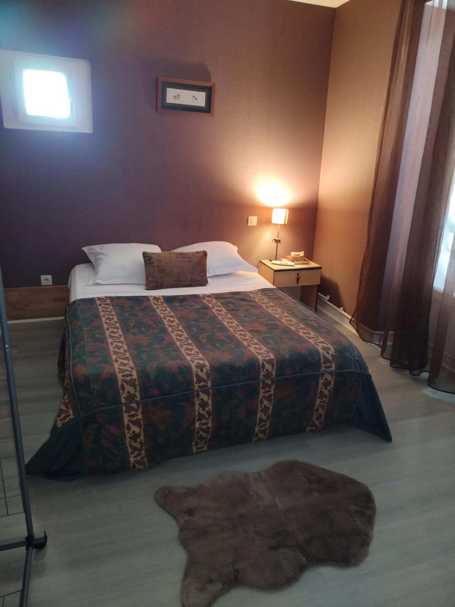 Hotel Aux Trois Rois Pont-Sur-Yonne Exteriér fotografie