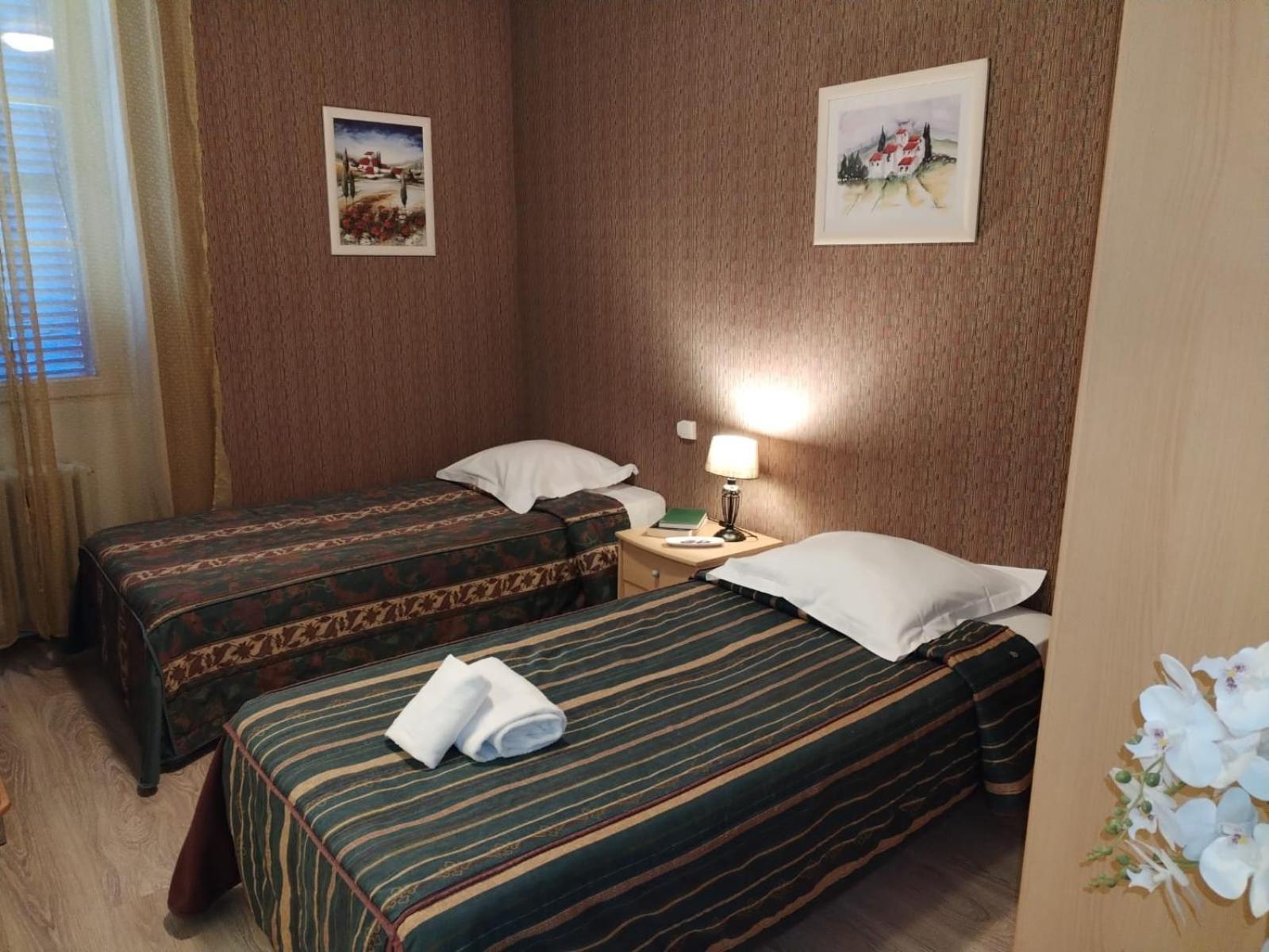 Hotel Aux Trois Rois Pont-Sur-Yonne Exteriér fotografie