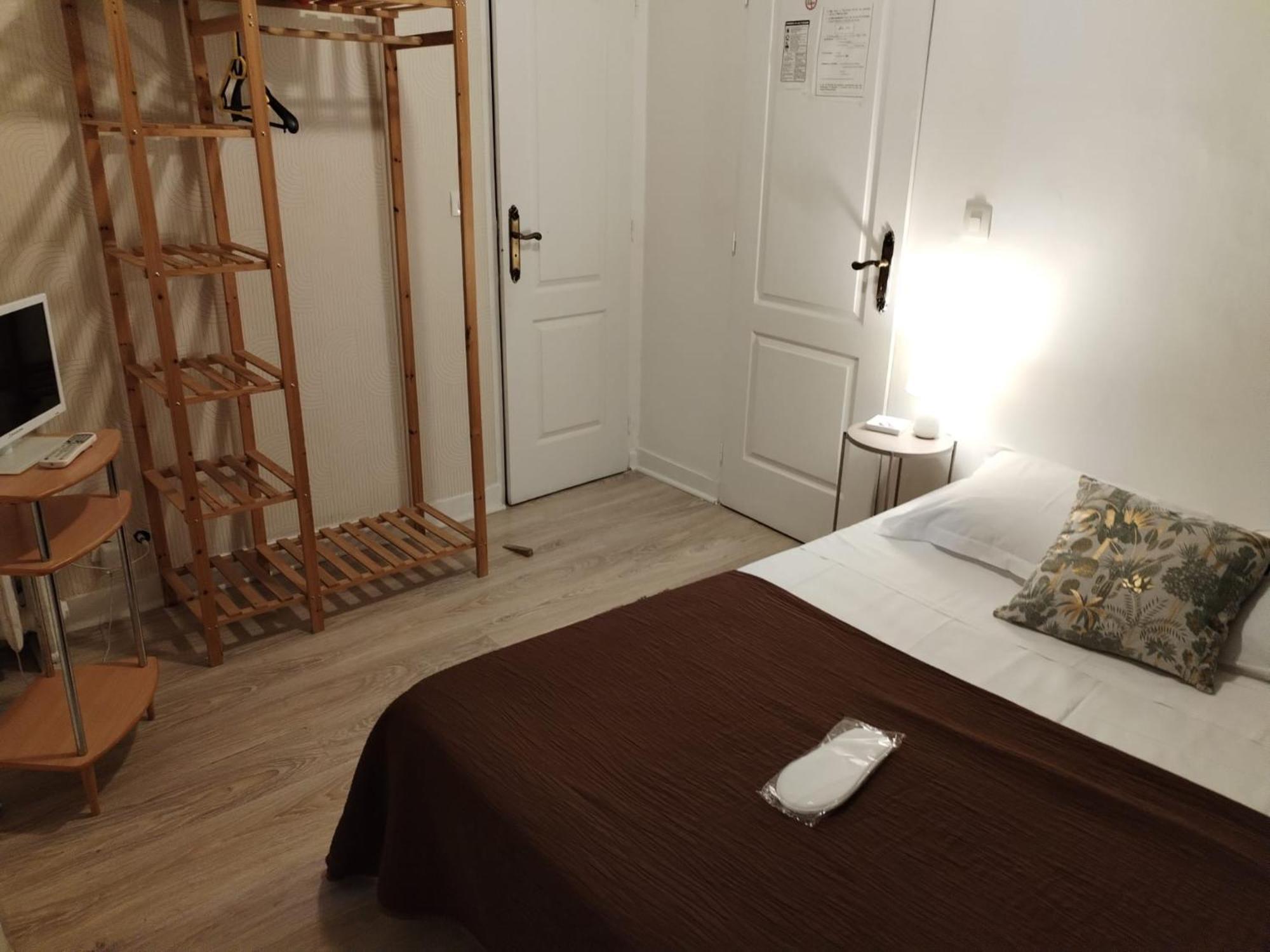 Hotel Aux Trois Rois Pont-Sur-Yonne Exteriér fotografie