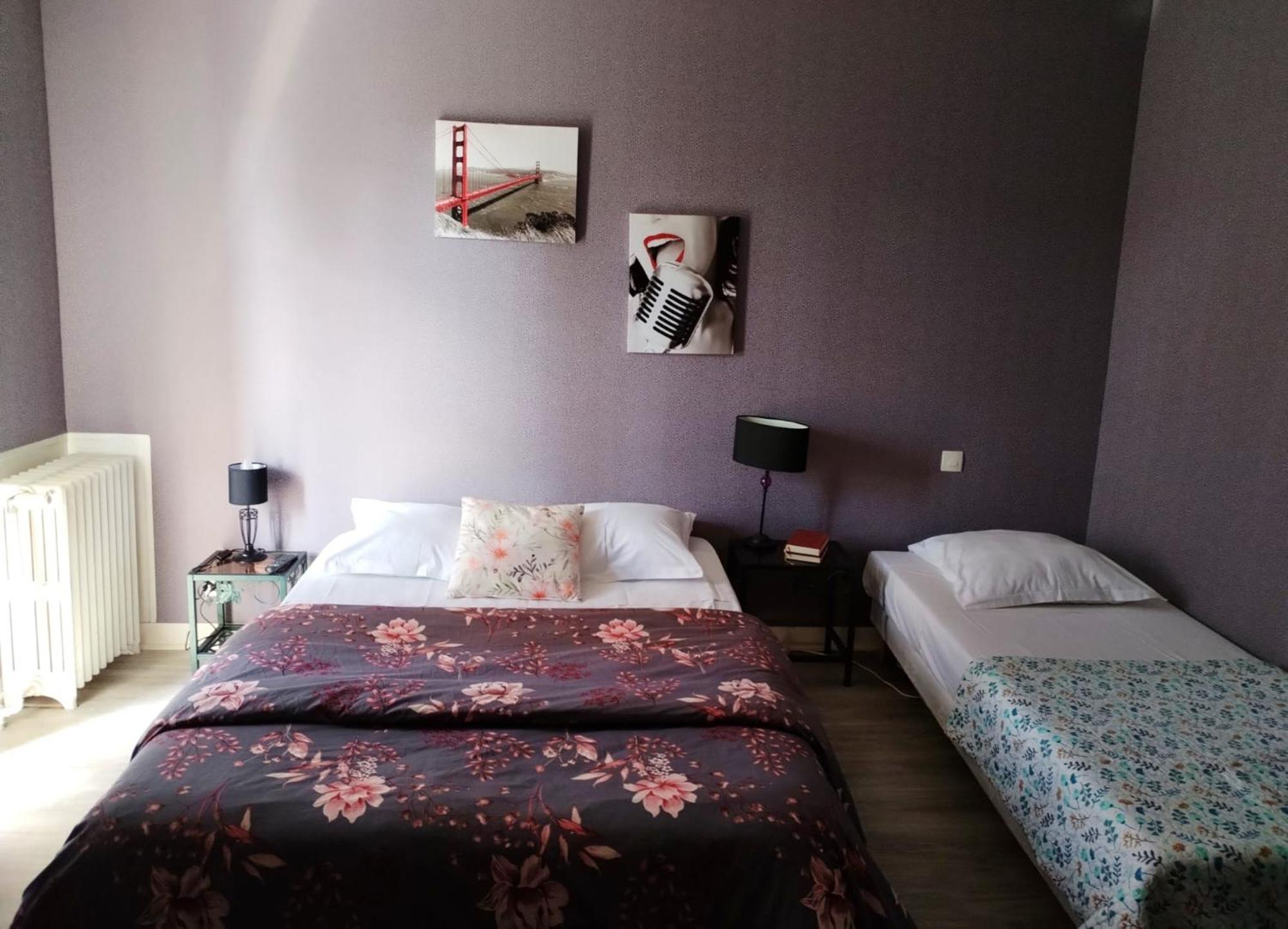 Hotel Aux Trois Rois Pont-Sur-Yonne Pokoj fotografie